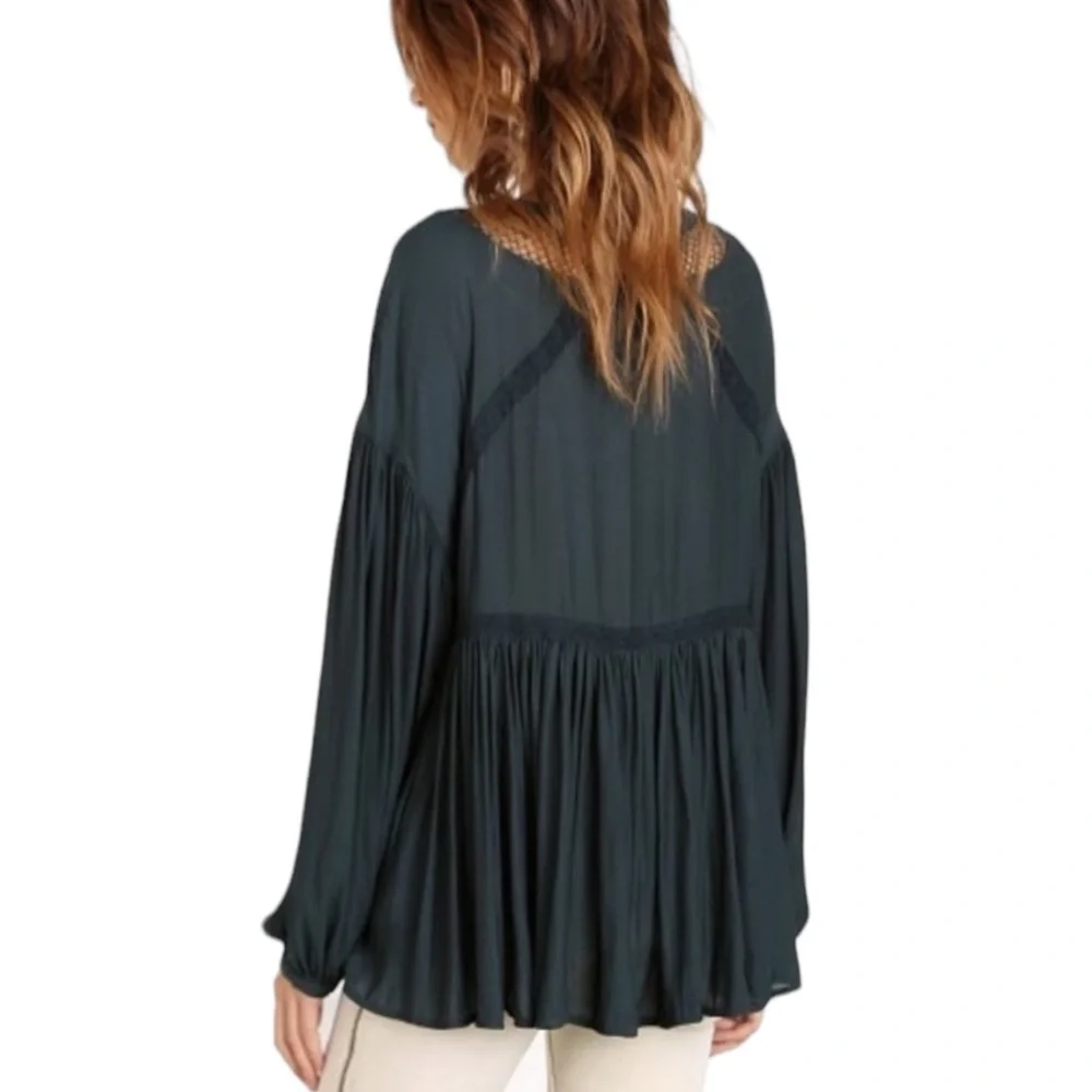 LN Free People Don’t Let It Go Teal Green Pleated Lace Up Crinkle Peasant Top XS